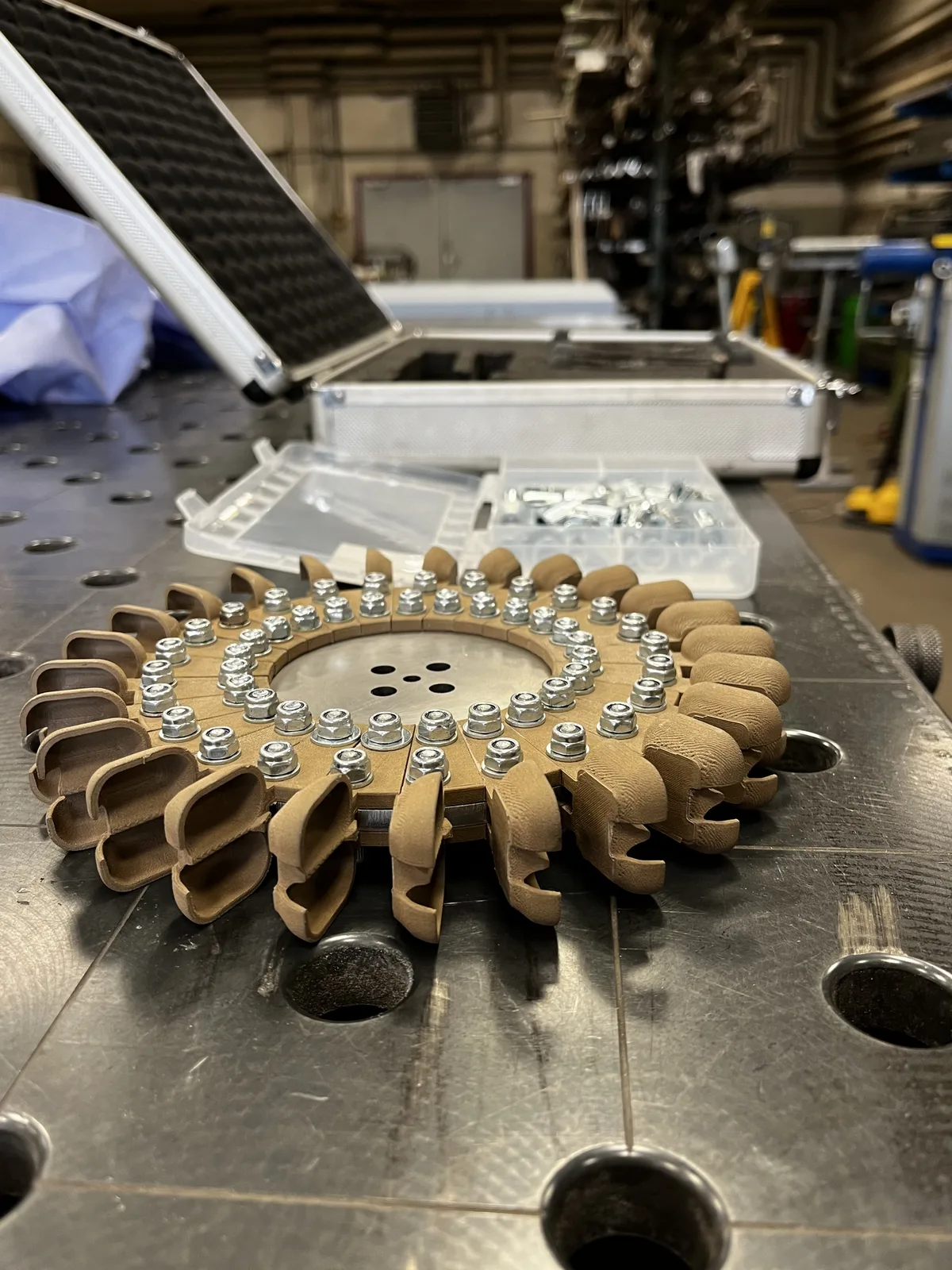 Pelton-Turbinenrad mit Bronzeschaufeln in geschraubter Ausführung